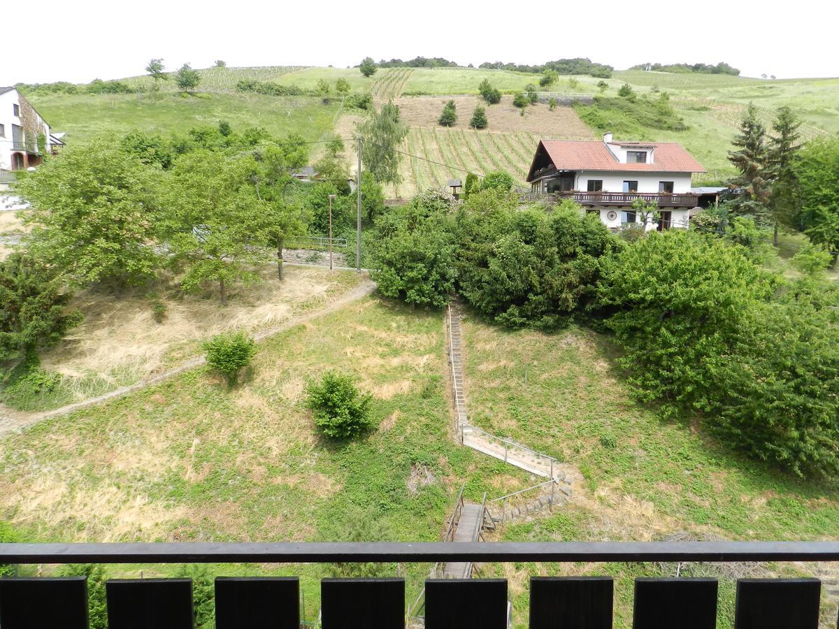 Hotel Weingut Stassen Oberheimbach Exterior foto